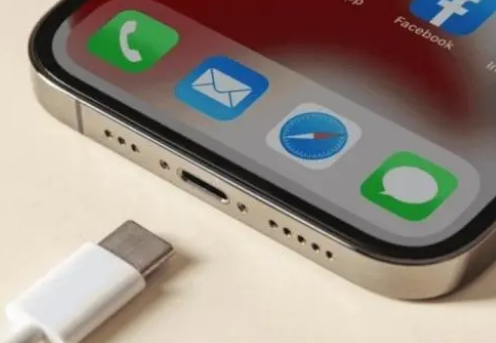 龙门苹果15维修分享iPhone15改USB-C接口后能和安卓用户互借充电器吗